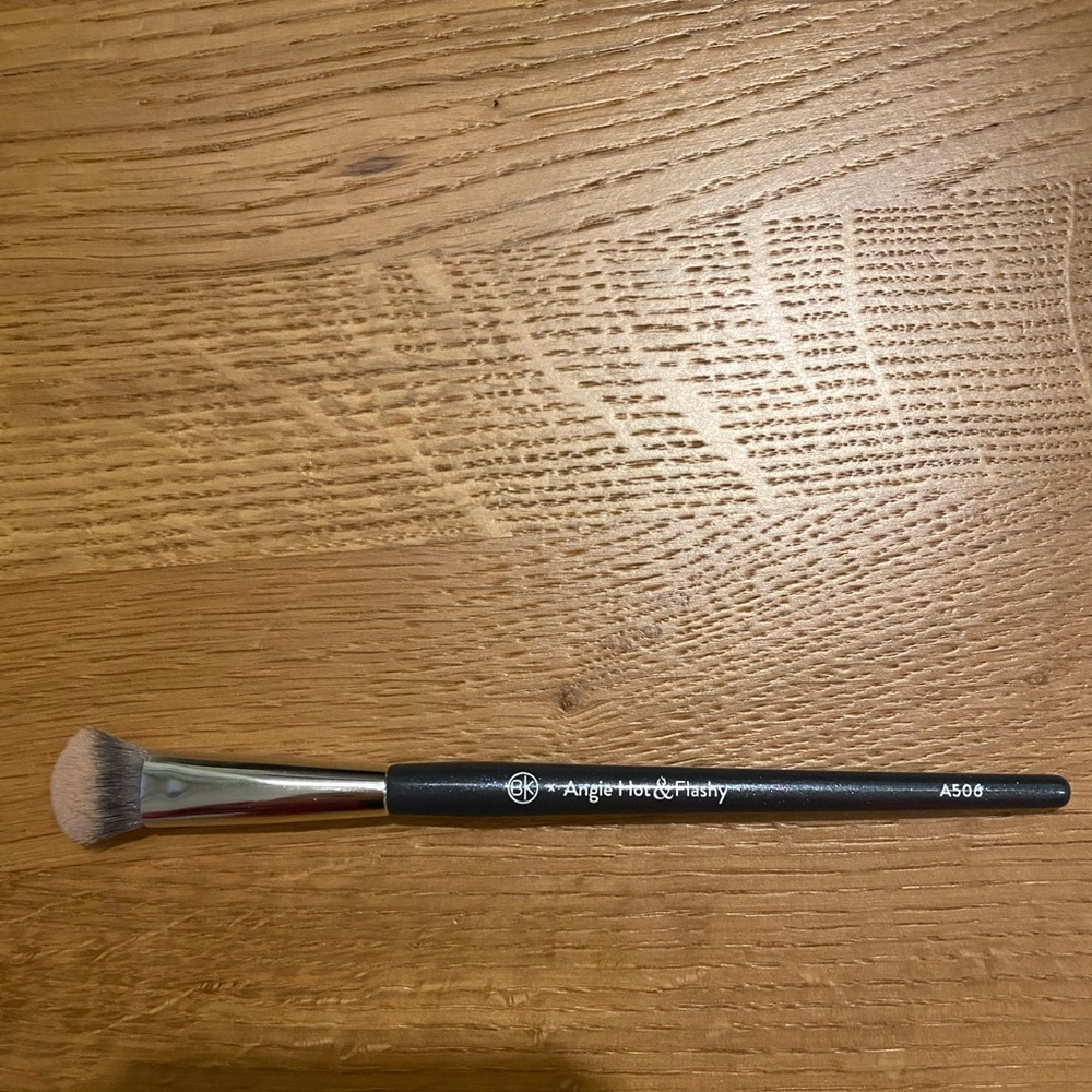 BK Beauty A506 concealer brush